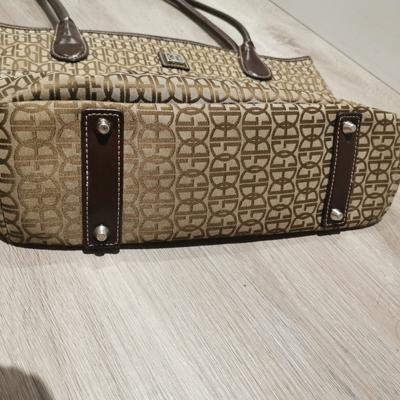 Giani Bernini handbag with many compartments - Picture 3 of 11